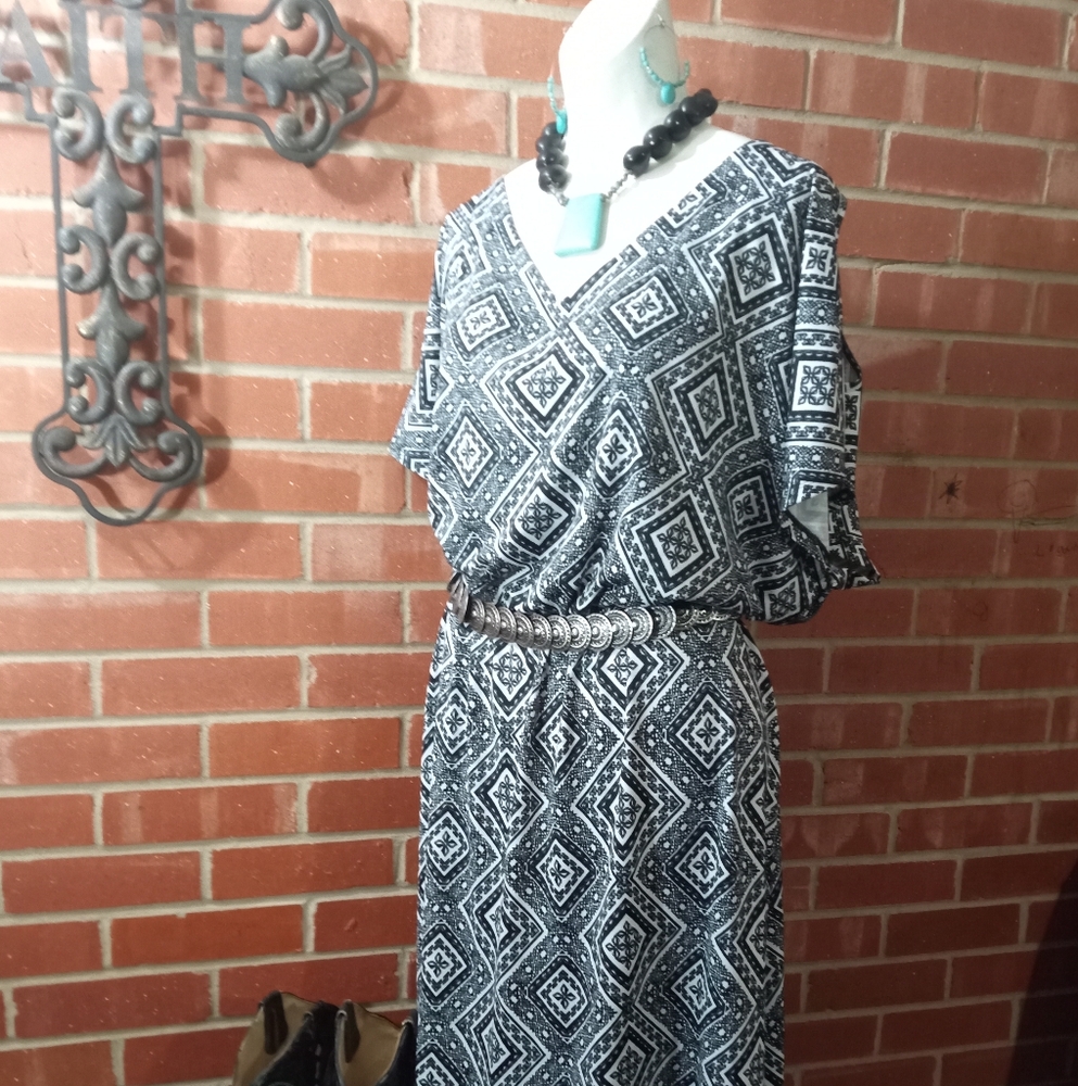 NY collection women Elegant Black and White Patterned Dress